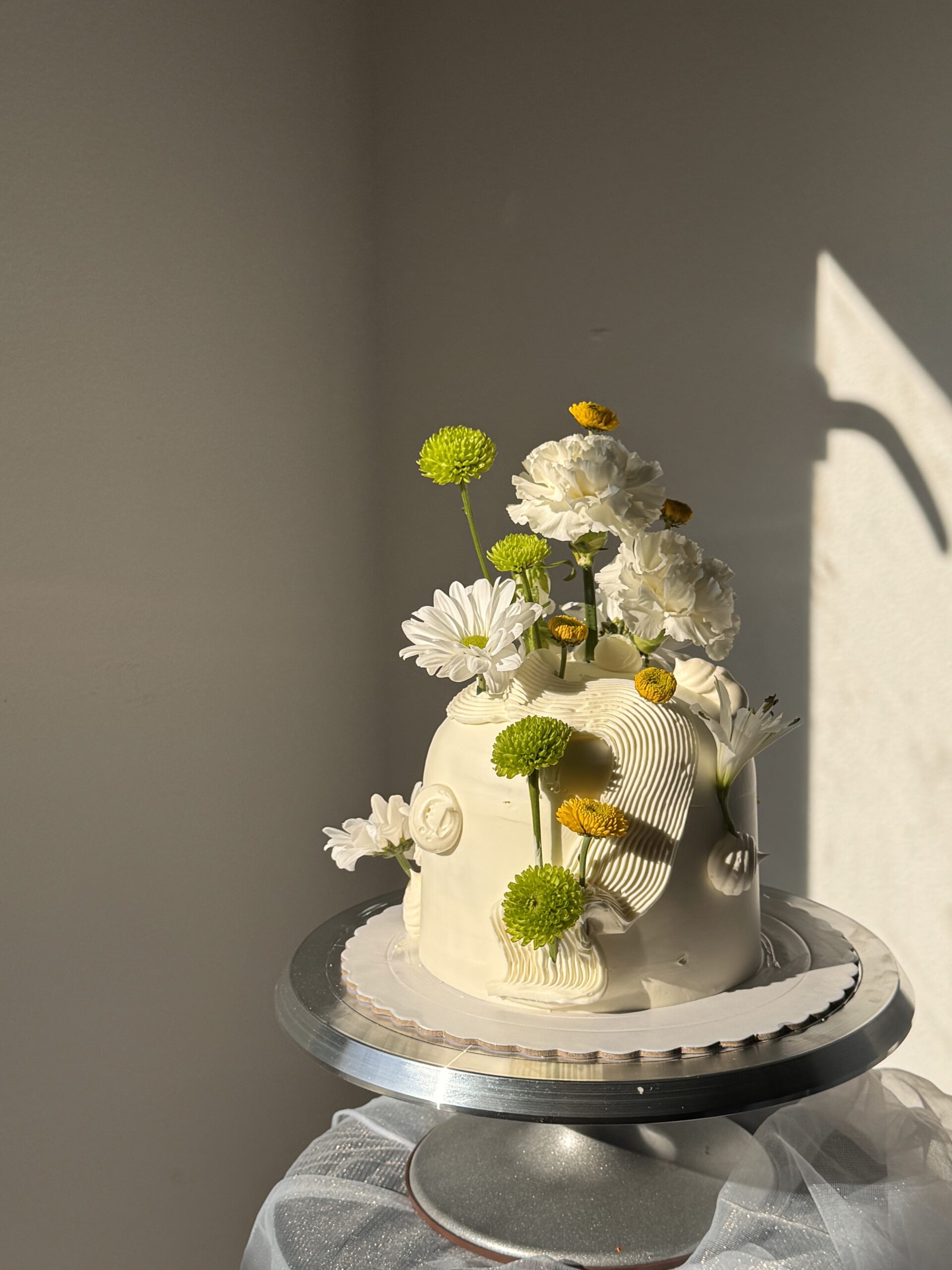 Tarta Simple & Custom minimalista en Madrid